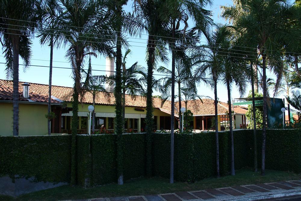 Hotel Angatu *