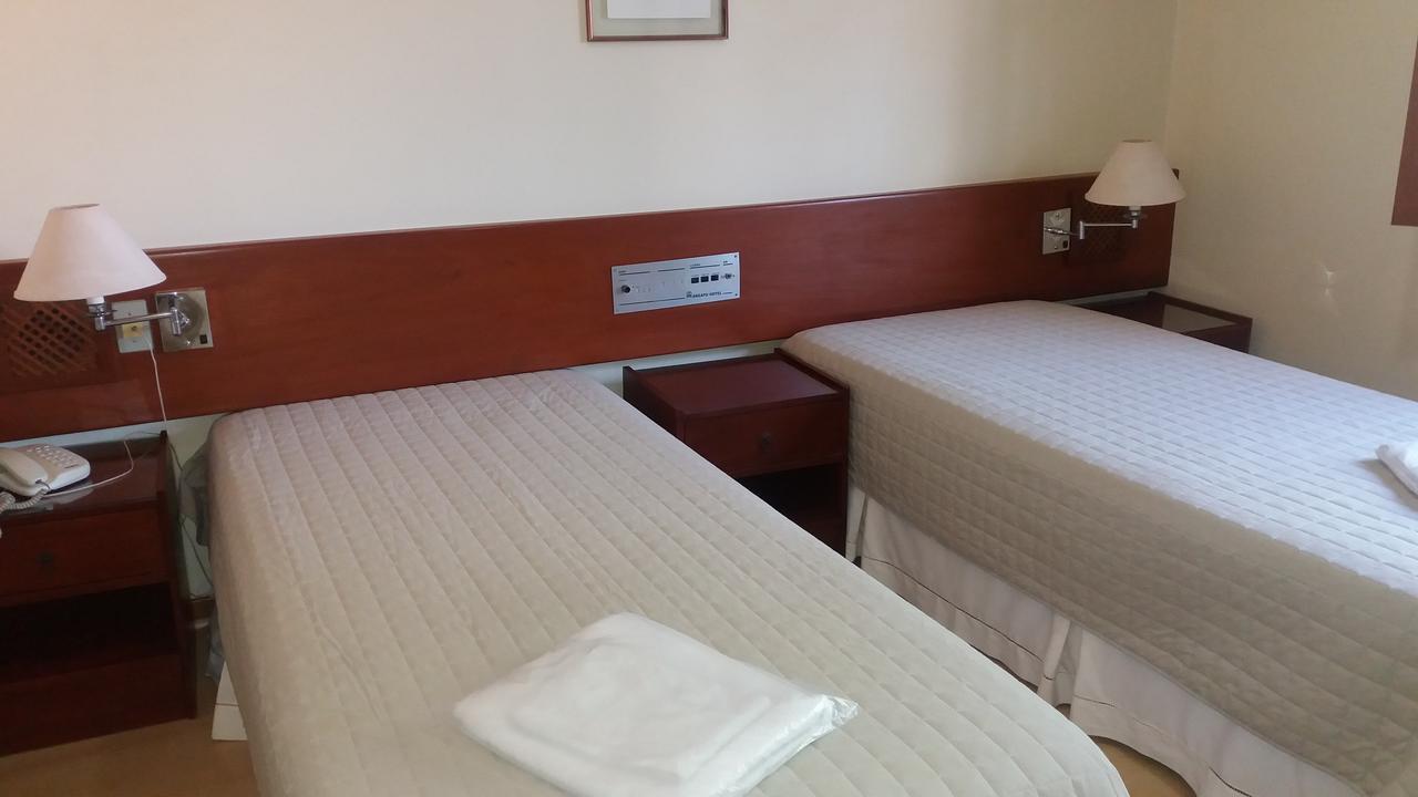 Hotel Angatu *